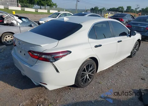 2022 Toyota Camry Se/Se Nightshade Edition z USA, uszkodzony, nr VIN 4T1G11AK2NU037158